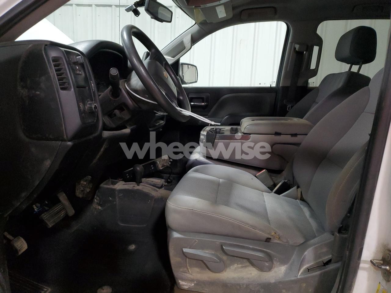 Photo 7 of 2018 CHEVROLET SILVERADO K1500 (VIN 3GCUKNEC7JG591730)