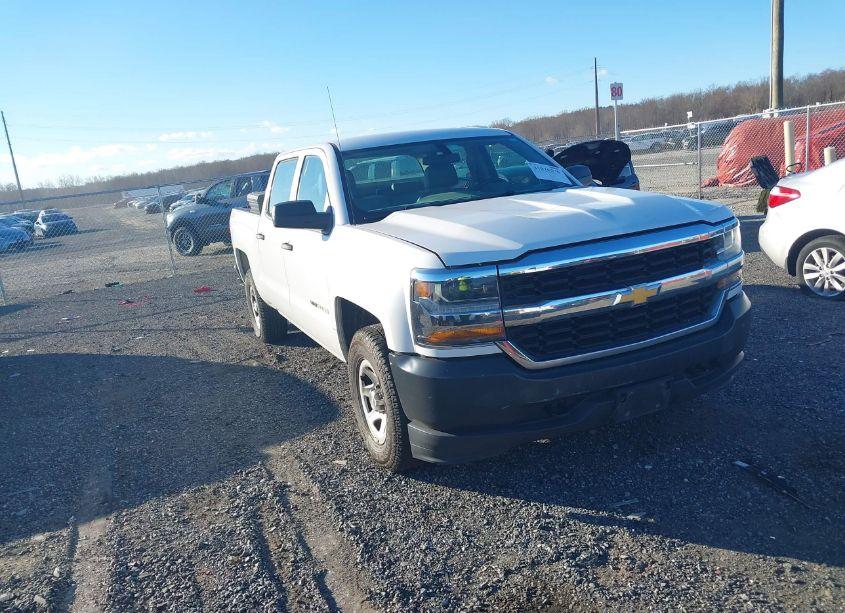 2018 Chevrolet Silverado 1500 WT (VIN 3GCUKNEH1JG299390) main photo