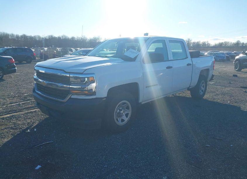 Photo 2 of 2018 Chevrolet Silverado 1500 WT (VIN 3GCUKNEH1JG299390)