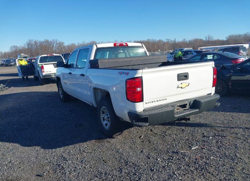 Photo 3 of 2018 Chevrolet Silverado 1500 WT (VIN 3GCUKNEH1JG299390)