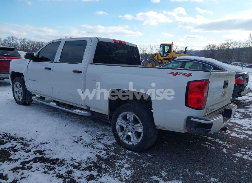 Photo 3 of 2018 Chevrolet Silverado 1500 CUSTOM (VIN 3GCUKPEC2JG513304)