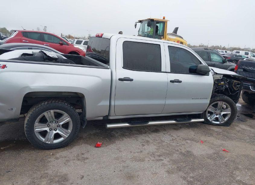 Photo 14 of 2018 Chevrolet Silverado 1500 CUSTOM (VIN 3GCUKPEC4JG151413)