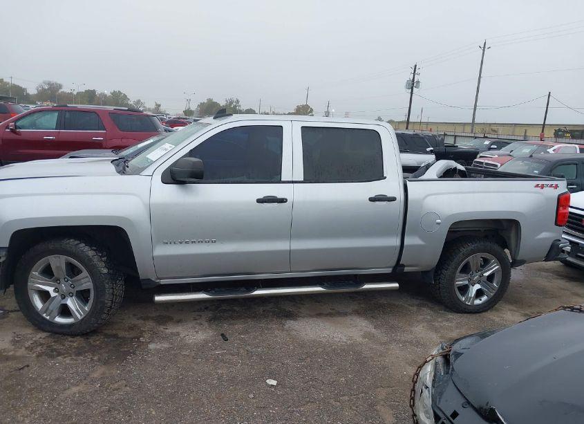 Photo 15 of 2018 Chevrolet Silverado 1500 CUSTOM (VIN 3GCUKPEC4JG151413)