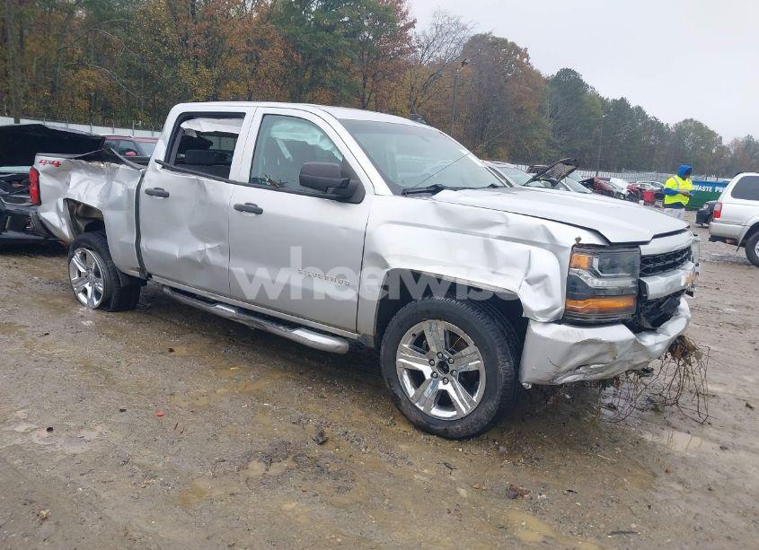 2018 Chevrolet Silverado 1500 CUSTOM (VIN 3GCUKPEC6JG158864) main photo
