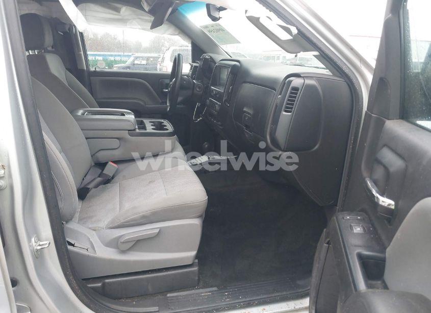 Photo 5 of 2018 Chevrolet Silverado 1500 CUSTOM (VIN 3GCUKPEC6JG158864)