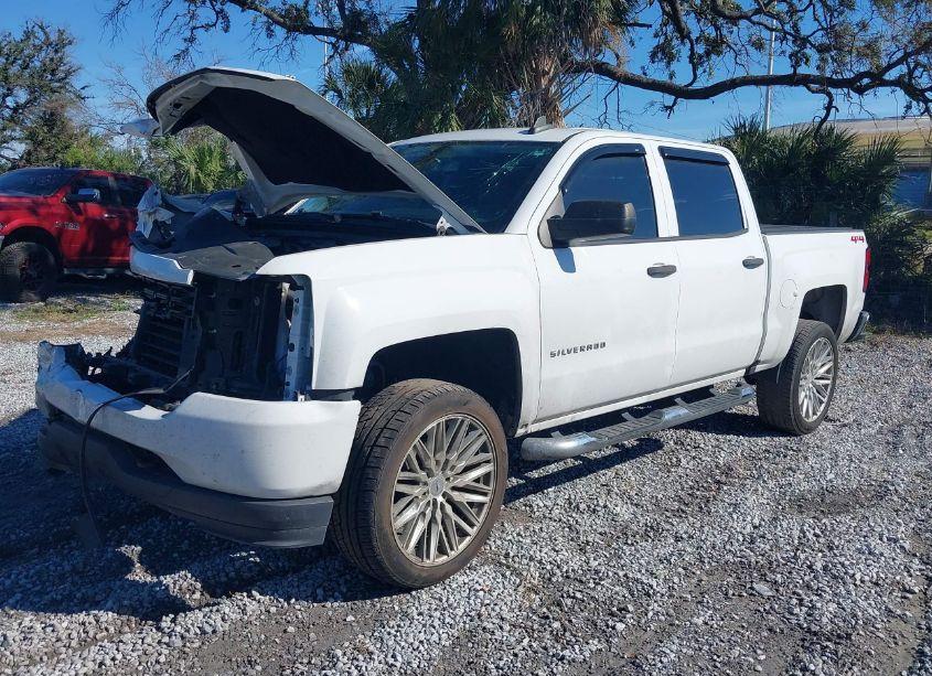 Photo 2 of 2018 Chevrolet Silverado 1500 CUSTOM (VIN 3GCUKPEC9JG565920)