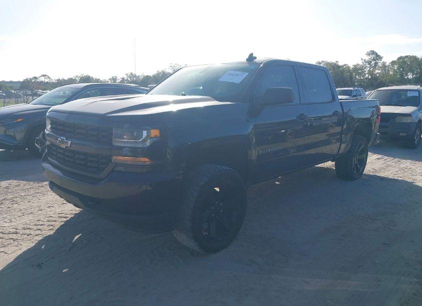 Photo 2 of 2018 Chevrolet Silverado 1500 CUSTOM (VIN 3GCUKPECXJG304344)