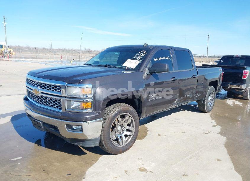 Photo 2 of 2014 Chevrolet Silverado 1500 1LT (VIN 3GCUKREC0EG236945)