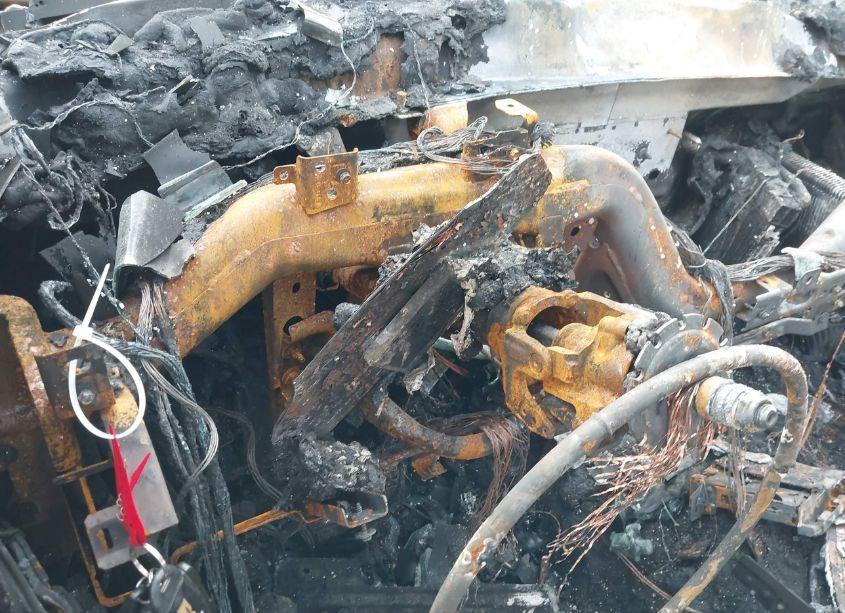 Photo 15 of 2014 Chevrolet Silverado 1500 1LT (VIN 3GCUKREC0EG254877)