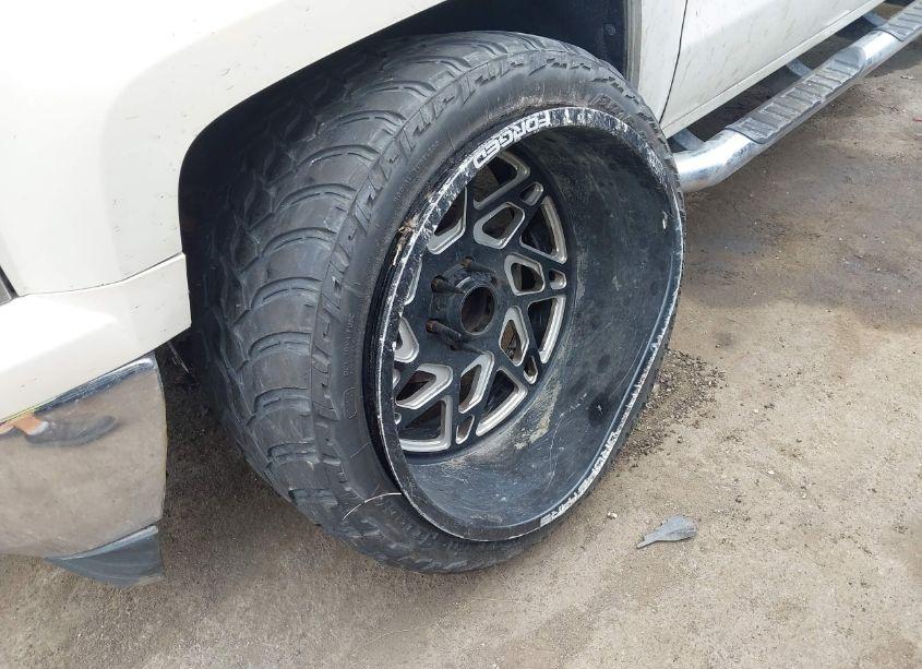 Photo 18 of 2014 Chevrolet Silverado 1500 1LT (VIN 3GCUKREC0EG401182)