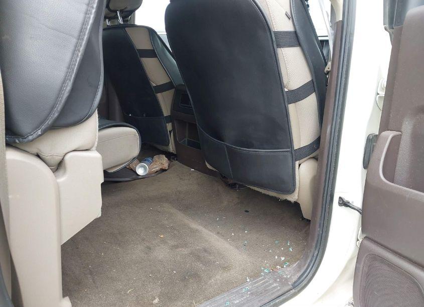 Photo 8 of 2014 Chevrolet Silverado 1500 1LT (VIN 3GCUKREC0EG401182)