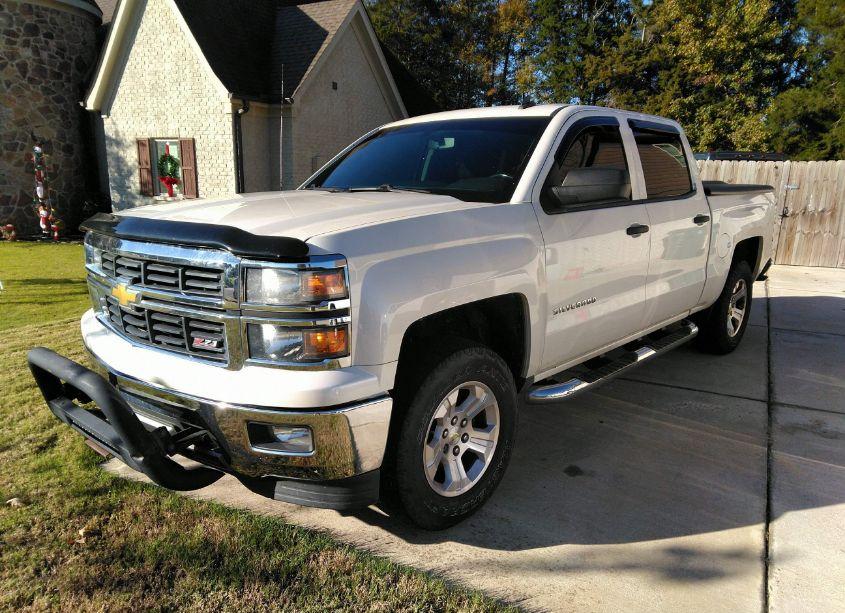 Photo 2 of 2014 Chevrolet Silverado K1500 LT (VIN 3GCUKREC0EG432268)