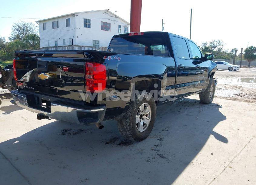 Photo 4 of 2015 Chevrolet Silverado 1500 1LT (VIN 3GCUKREC0FG116998)