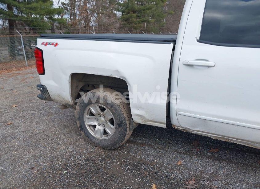 Photo 18 of 2015 Chevrolet Silverado 1500 1LT (VIN 3GCUKREC0FG117150)