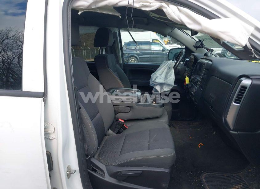 Photo 5 of 2015 Chevrolet Silverado 1500 1LT (VIN 3GCUKREC0FG117150)