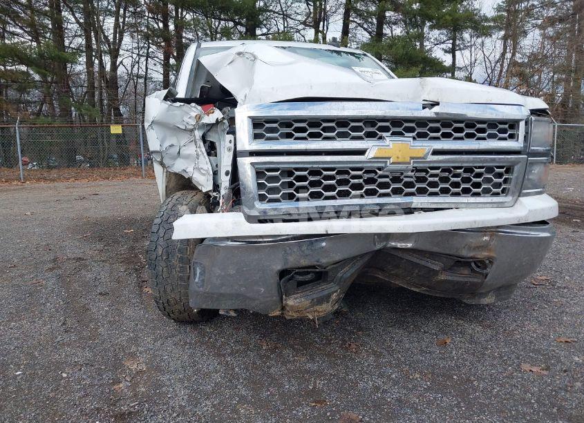 Photo 6 of 2015 Chevrolet Silverado 1500 1LT (VIN 3GCUKREC0FG117150)