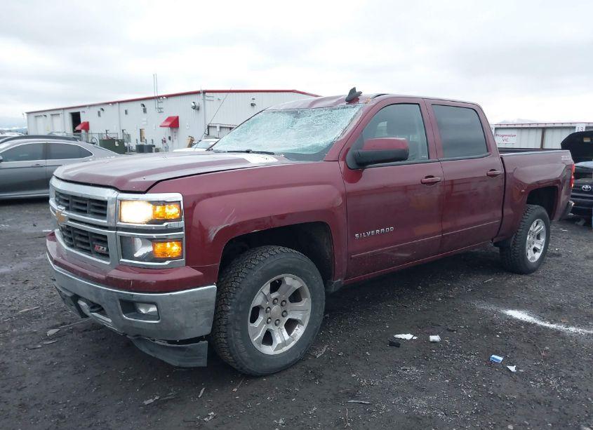 Photo 2 of 2015 Chevrolet Silverado 1500 2LT (VIN 3GCUKREC0FG131713)