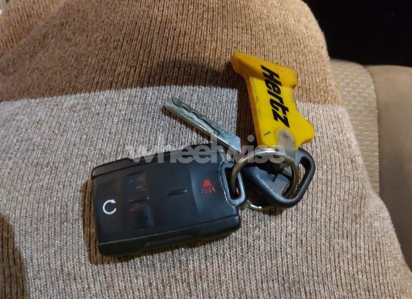 Photo 11 of 2015 Chevrolet Silverado 1500 1LT (VIN 3GCUKREC0FG209293)