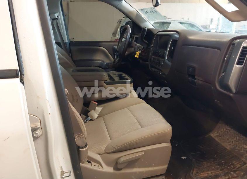 Photo 5 of 2015 Chevrolet Silverado 1500 1LT (VIN 3GCUKREC0FG209293)