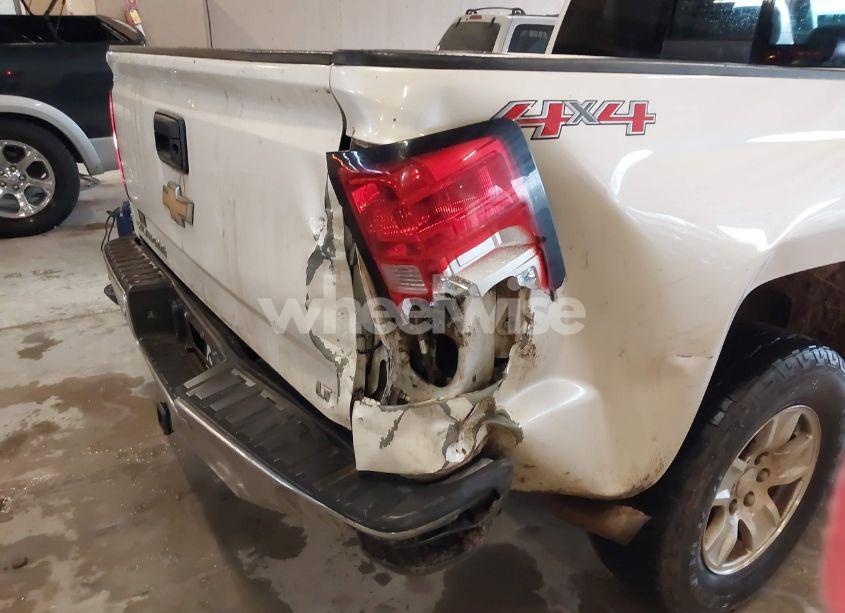 Photo 6 of 2015 Chevrolet Silverado 1500 1LT (VIN 3GCUKREC0FG209293)