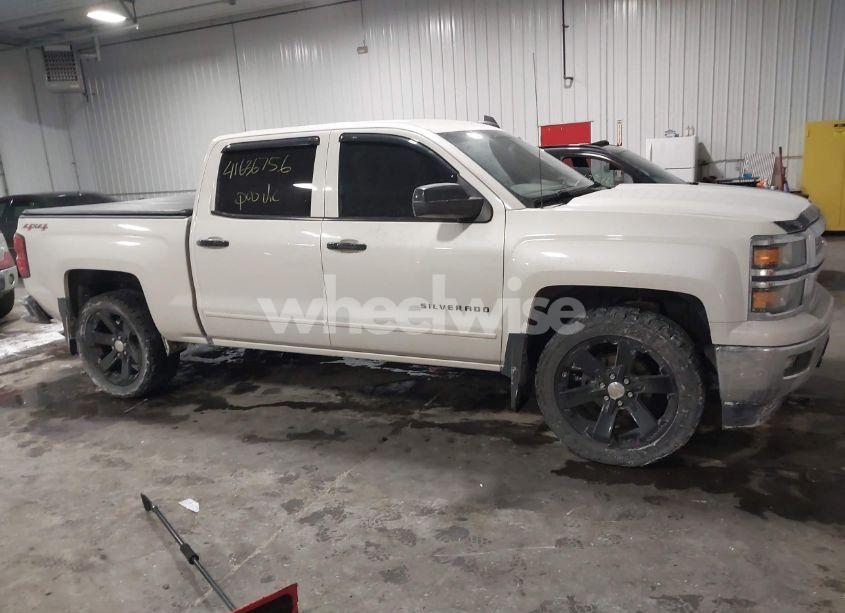 Photo 13 of 2015 Chevrolet Silverado 1500 1LT (VIN 3GCUKREC0FG222836)