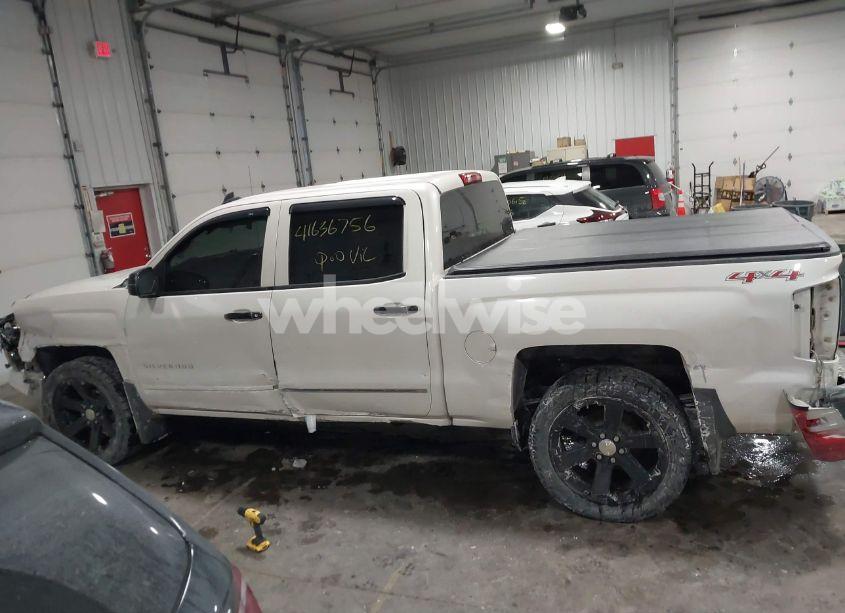 Photo 14 of 2015 Chevrolet Silverado 1500 1LT (VIN 3GCUKREC0FG222836)