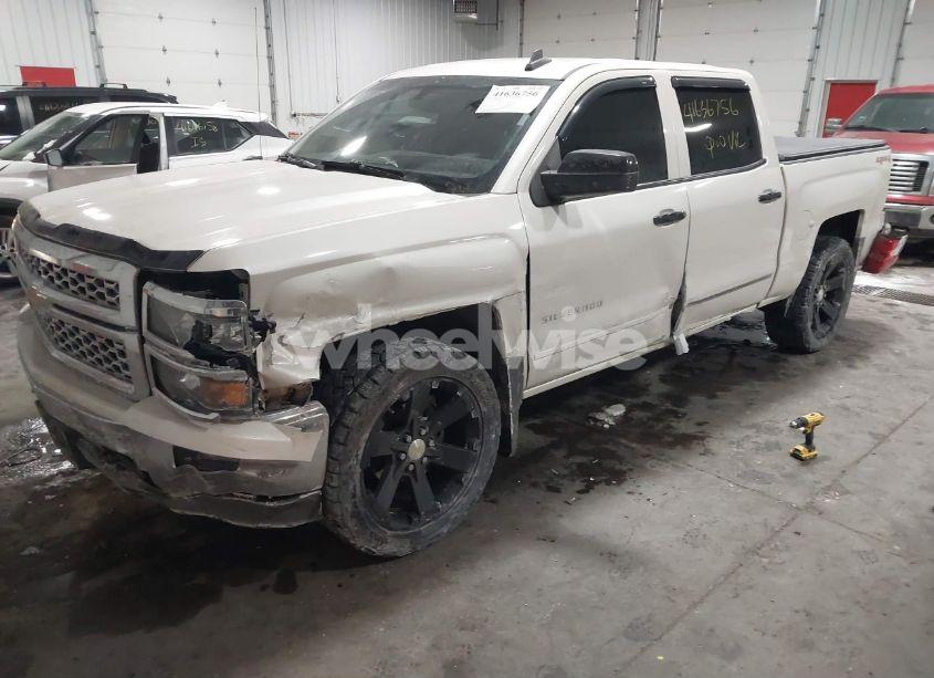 Photo 2 of 2015 Chevrolet Silverado 1500 1LT (VIN 3GCUKREC0FG222836)