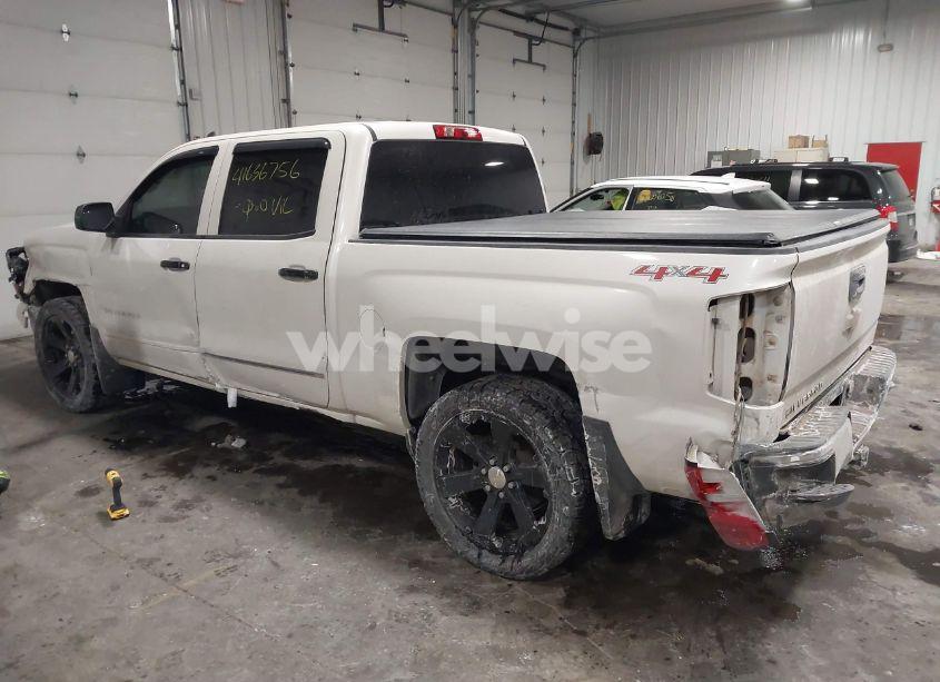 Photo 3 of 2015 Chevrolet Silverado 1500 1LT (VIN 3GCUKREC0FG222836)