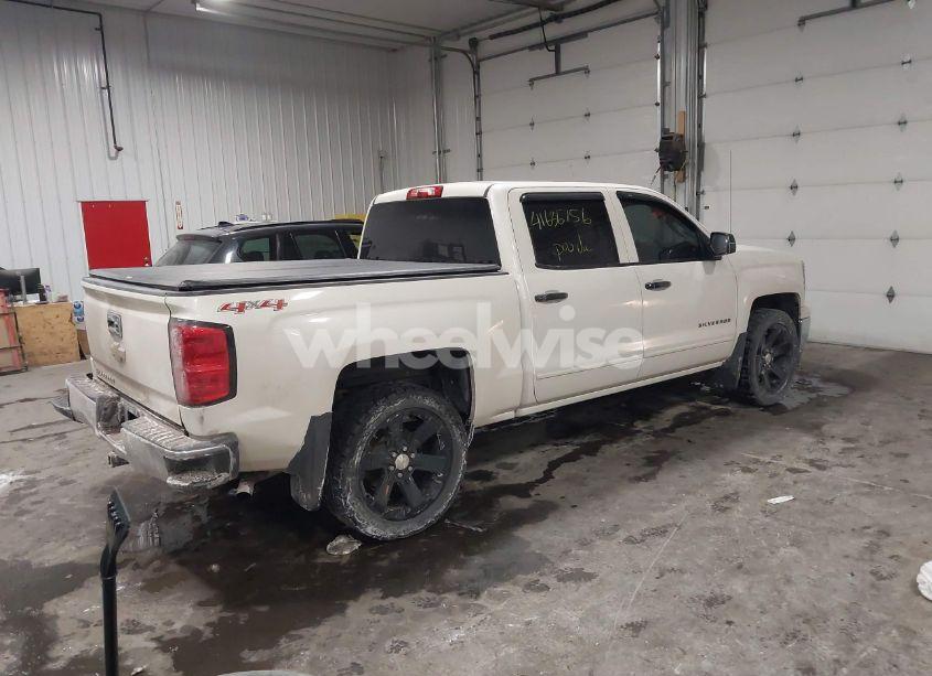 Photo 4 of 2015 Chevrolet Silverado 1500 1LT (VIN 3GCUKREC0FG222836)