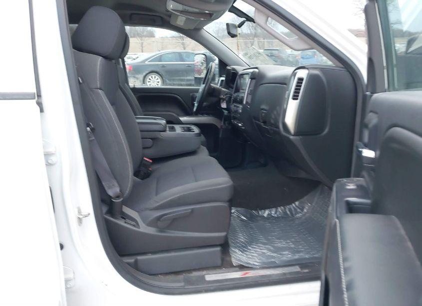 Photo 5 of 2015 Chevrolet Silverado 1500 2LT (VIN 3GCUKREC0FG267016)