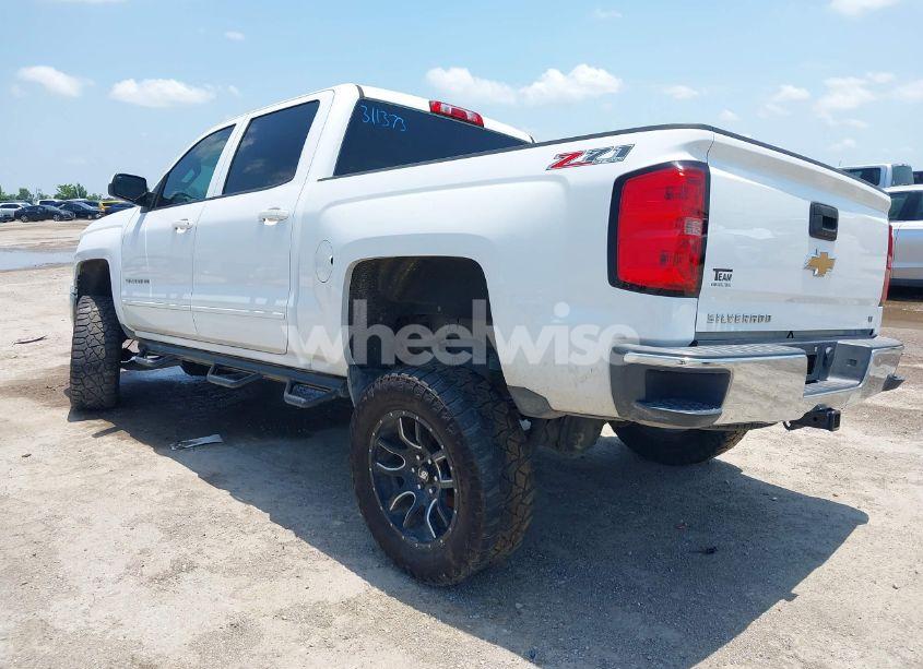 Photo 3 of 2015 Chevrolet Silverado 1500 2LT (VIN 3GCUKREC0FG303156)