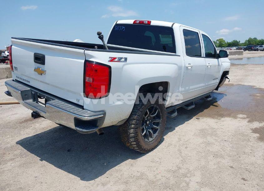 Photo 4 of 2015 Chevrolet Silverado 1500 2LT (VIN 3GCUKREC0FG303156)