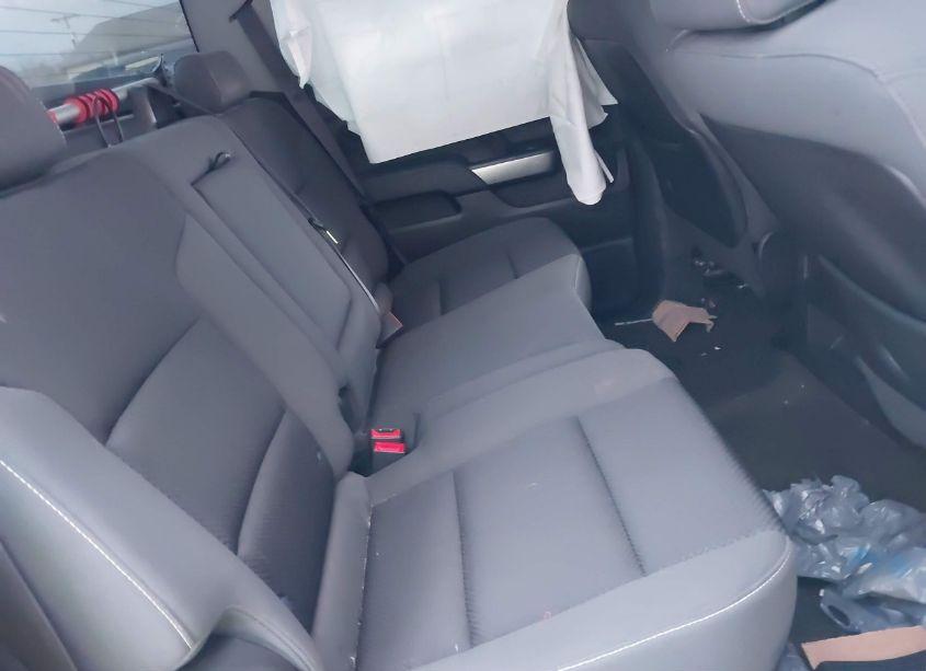 Photo 8 of 2015 Chevrolet Silverado 1500 1LT (VIN 3GCUKREC0FG363826)