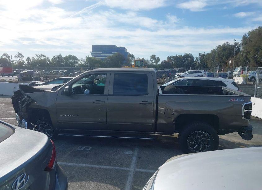 Photo 14 of 2015 Chevrolet Silverado 1500 2LT (VIN 3GCUKREC0FG404049)