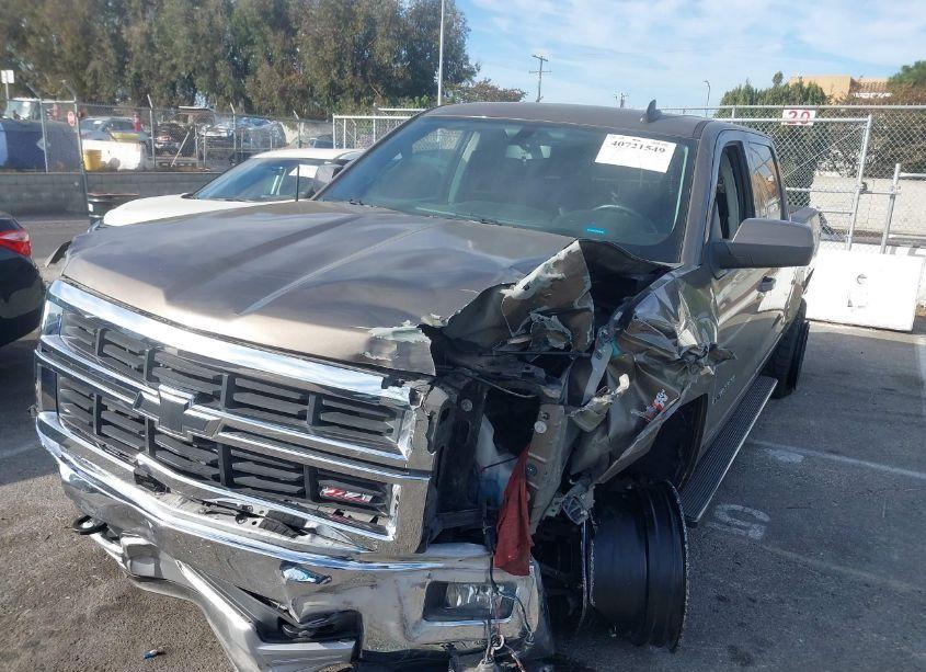 Photo 2 of 2015 Chevrolet Silverado 1500 2LT (VIN 3GCUKREC0FG404049)