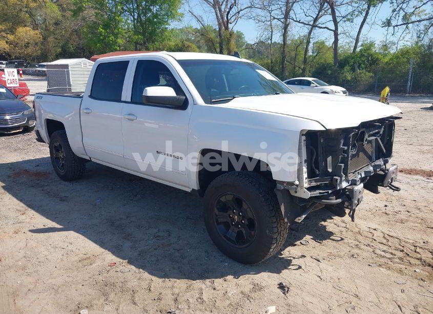 2016 Chevrolet Silverado 1500 2LT (VIN 3GCUKREC0GG103461) main photo