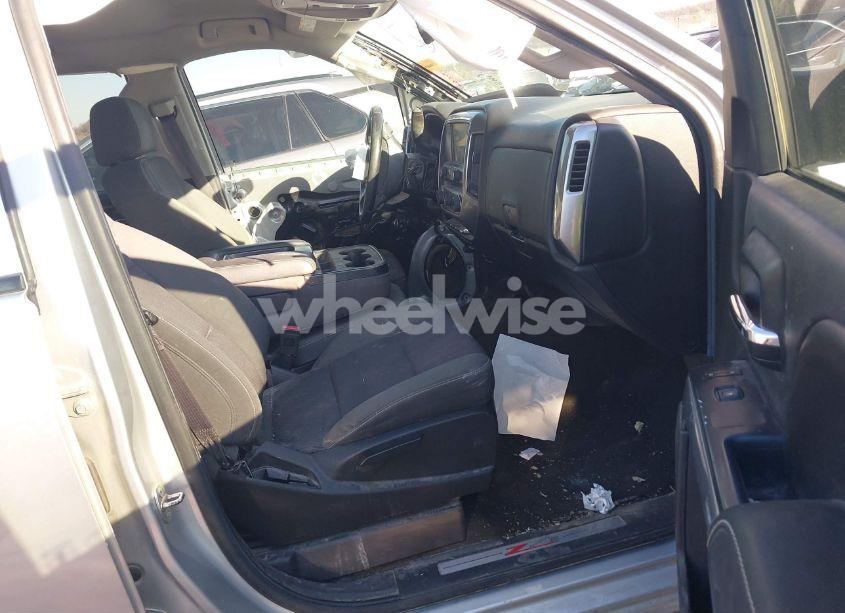 Photo 5 of 2016 Chevrolet Silverado 1500 2LT (VIN 3GCUKREC0GG111639)