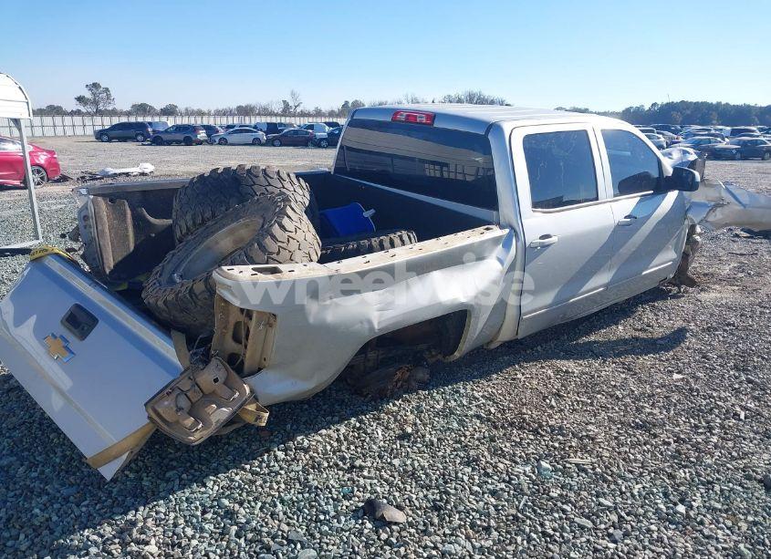 Photo 4 of 2016 Chevrolet Silverado 1500 2LT (VIN 3GCUKREC0GG131034)