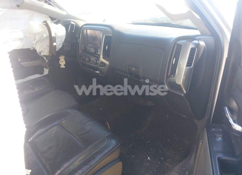 Photo 5 of 2016 Chevrolet Silverado 1500 2LT (VIN 3GCUKREC0GG131034)