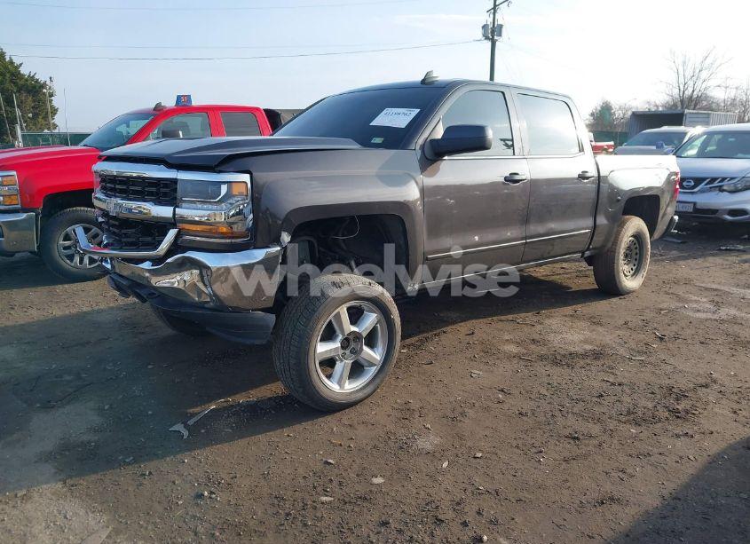 Photo 2 of 2016 Chevrolet Silverado 1500 1LT (VIN 3GCUKREC0GG133754)