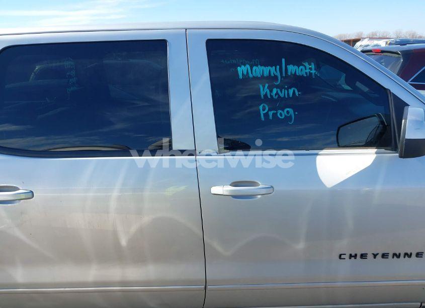 Photo 13 of 2016 Chevrolet Silverado 1500 2LT (VIN 3GCUKREC0GG150134)