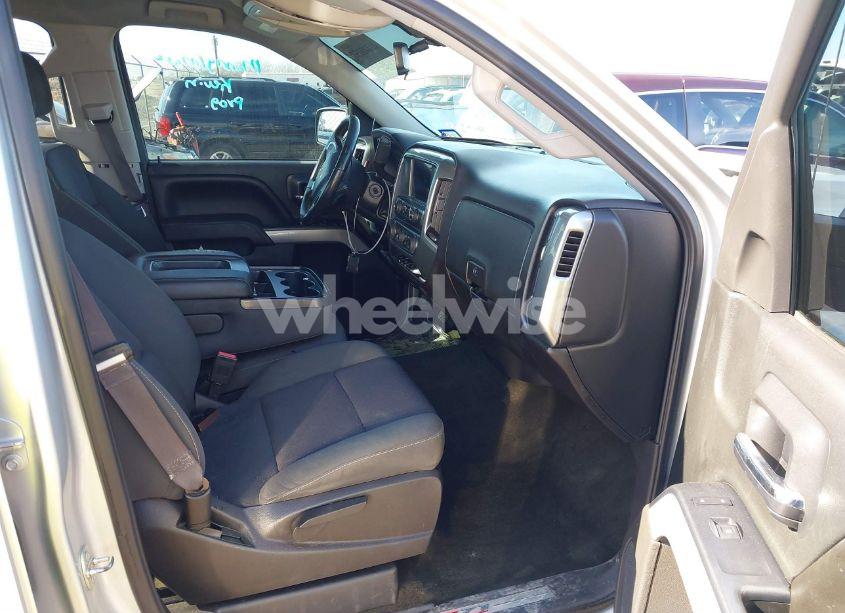 Photo 5 of 2016 Chevrolet Silverado 1500 2LT (VIN 3GCUKREC0GG150134)