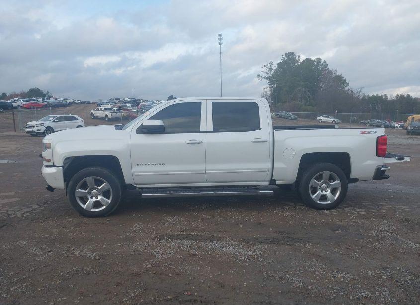Photo 15 of 2016 Chevrolet Silverado 1500 2LT (VIN 3GCUKREC0GG177849)