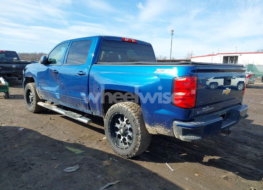 Photo 3 of 2016 Chevrolet Silverado 1500 2LT (VIN 3GCUKREC0GG201485)