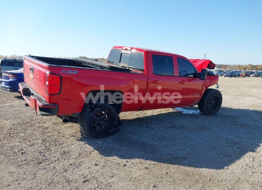 Photo 4 of 2016 Chevrolet Silverado 1500 2LT (VIN 3GCUKREC0GG275201)