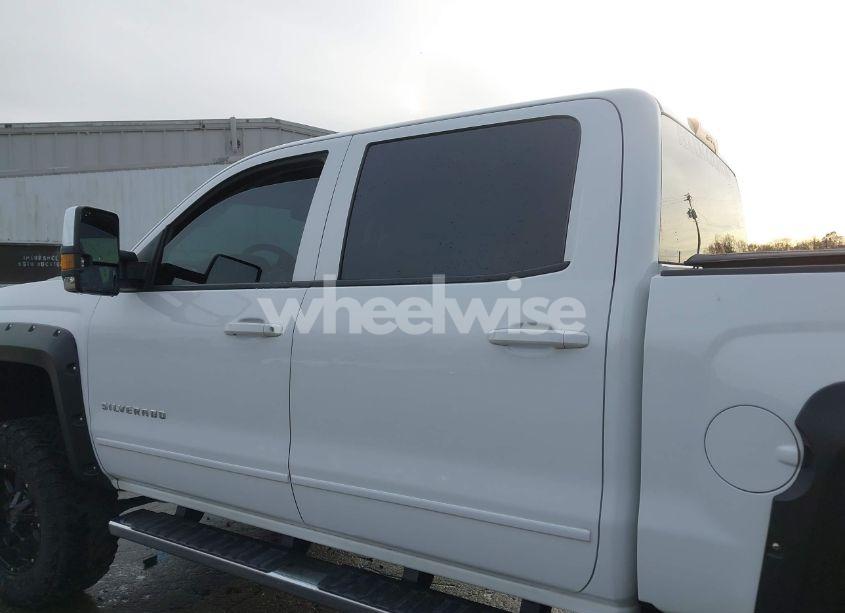 Photo 14 of 2016 Chevrolet Silverado 1500 2LT (VIN 3GCUKREC0GG312117)