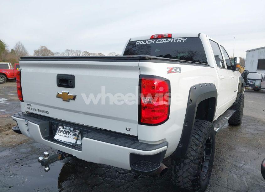 Photo 4 of 2016 Chevrolet Silverado 1500 2LT (VIN 3GCUKREC0GG312117)