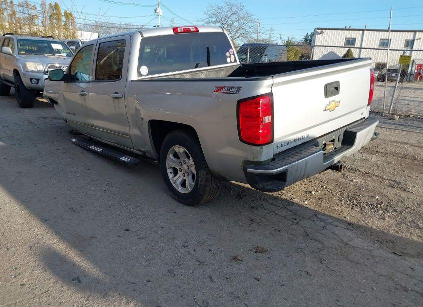 Photo 3 of 2016 Chevrolet Silverado 1500 2LT (VIN 3GCUKREC0GG380059)