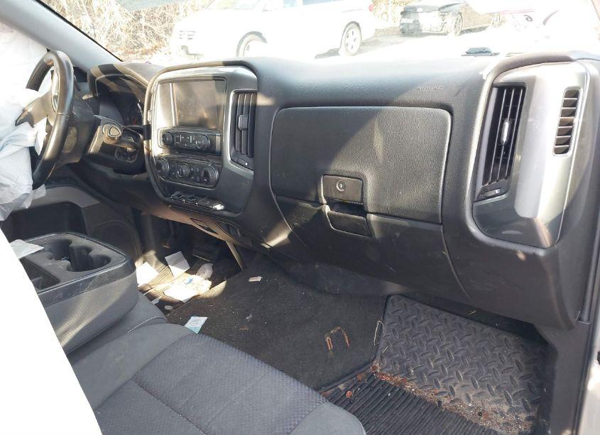 Photo 5 of 2016 Chevrolet Silverado 1500 2LT (VIN 3GCUKREC0GG380059)