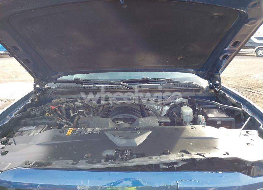 Photo 10 of 2017 Chevrolet Silverado 1500 2LT (VIN 3GCUKREC0HG107060)